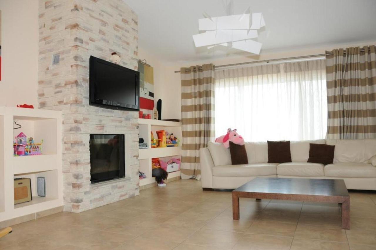Luxurious 6 Bedroom Villa In A Great Location Халкида Экстерьер фото