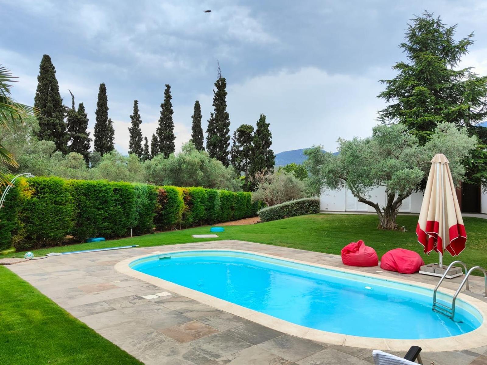 Luxurious 6 Bedroom Villa In A Great Location Халкида Экстерьер фото